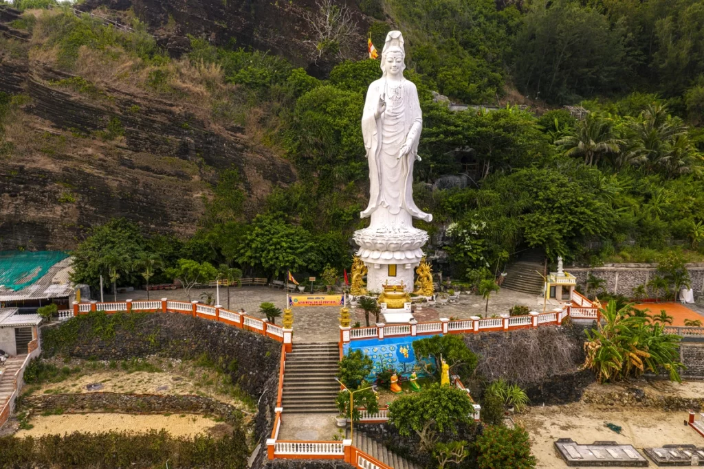 Chùa không sư ở Lý Sơn: Đỉnh Liêm Tự - Linh Thiêng Giữa Biển