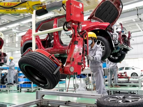 Phó thủ tướng chỉ đạo gỡ khó thủ tục không để rủi ro cho doanh nghiệp ô tô