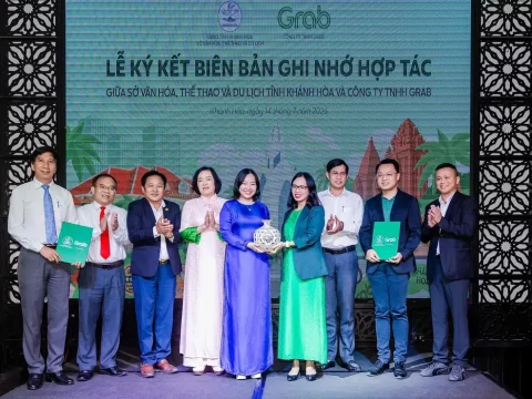 Khánh Hòa và Grab hợp tác số hóa trải nghiệm du lịch