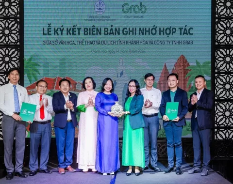 Khánh Hòa và Grab hợp tác số hóa trải nghiệm du lịch